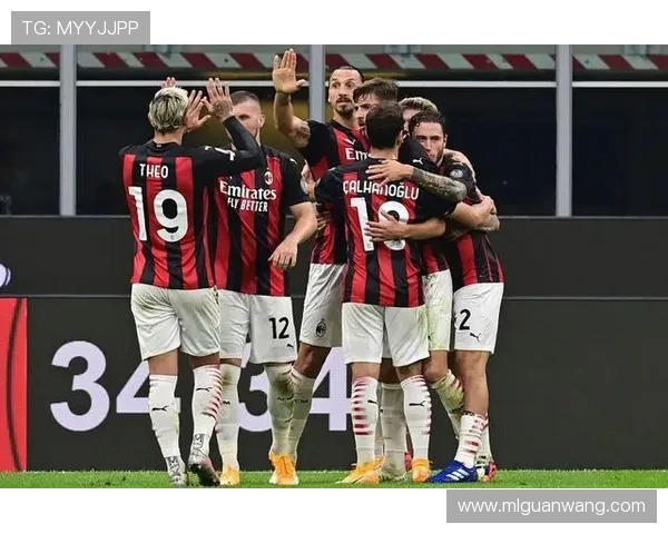 关注米兰官微获取一手球队新闻、比赛精彩瞬间及球员动态全方位报道